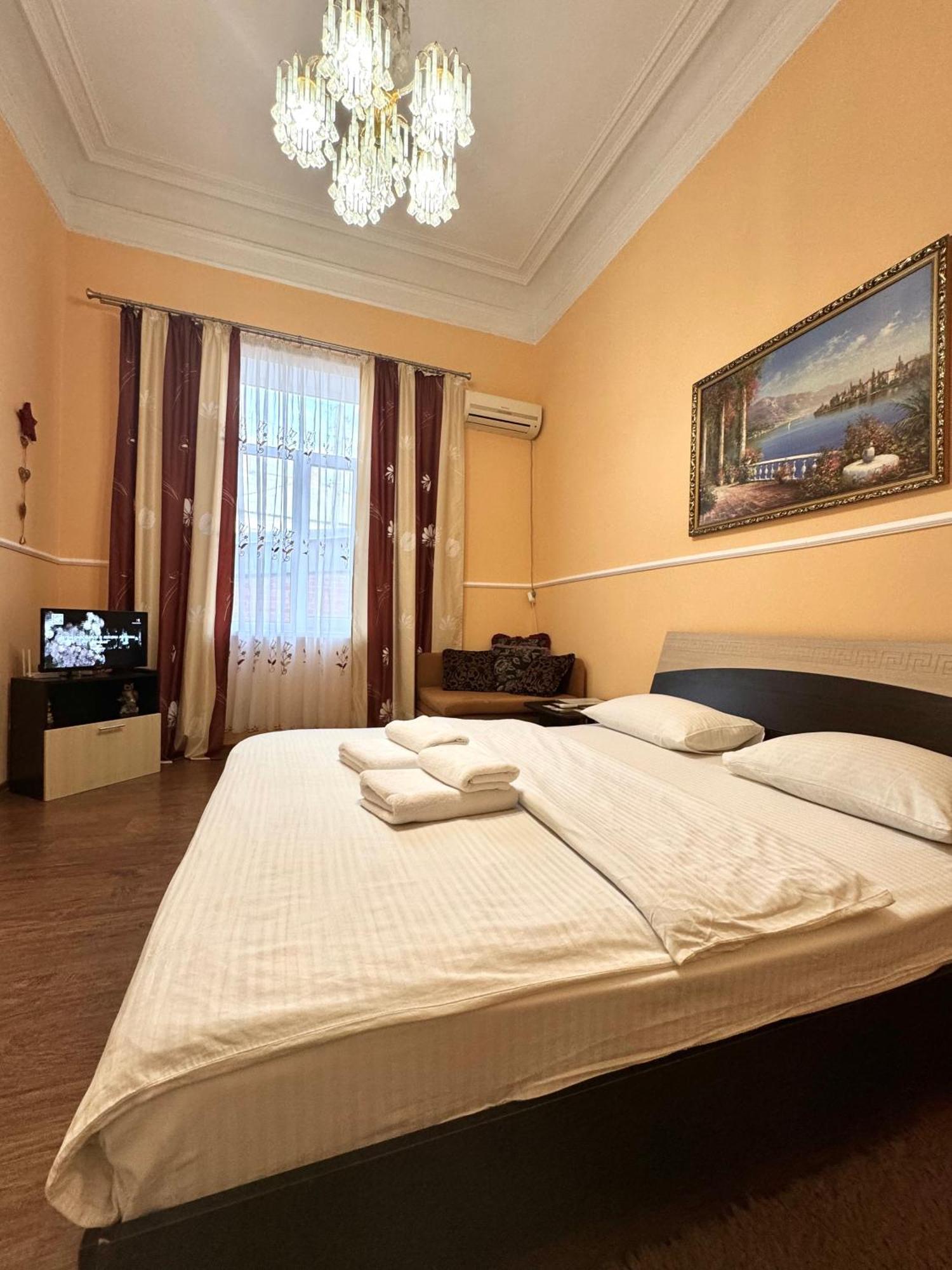 Apartpoltava: Cozy With Bbq Terrace And Observation Deck Apartment Poltava